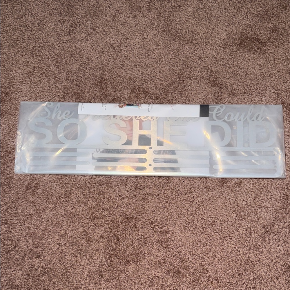 Inspirational Wall Stencil Medal Holder in Silver